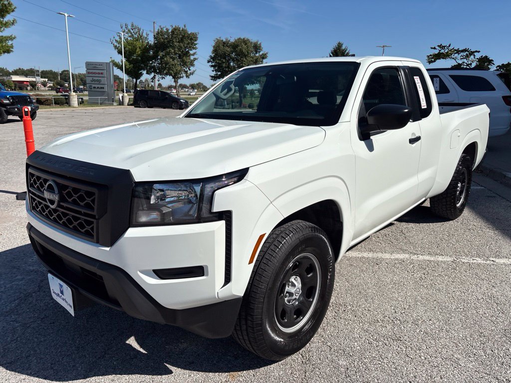 Used 2024 Nissan Frontier S RWD image 4