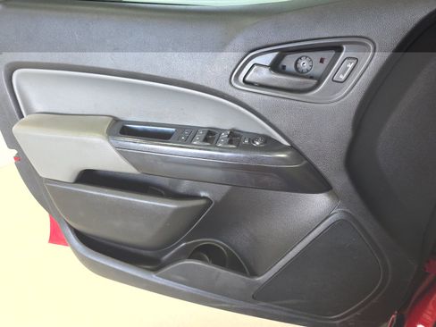 Used 2019 Chevrolet Colorado W/T w/ Custom Special Edition image 16