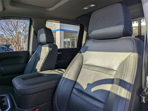 Used 2021 GMC Sierra 2500 Denali w/ Denali Ultimate Package image 13