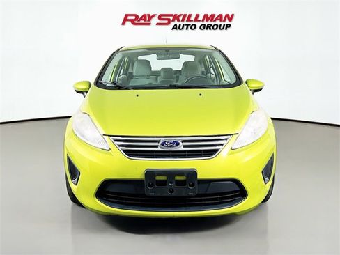 Used 2013 Ford Fiesta SE image 2