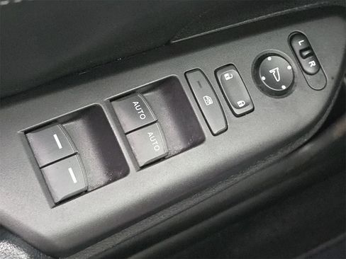 Used 2019 Honda Civic EX-L image 12