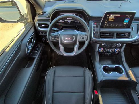 Used 2024 GMC Yukon XL SLT w/ SLT Luxury Package AWD/4WD image 16