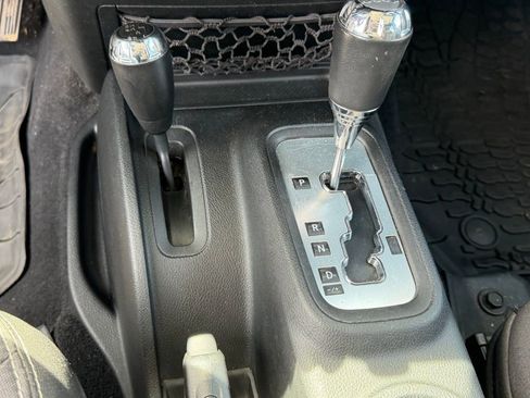 Used 2014 Jeep Wrangler Unlimited Sahara AWD/4WD image 24