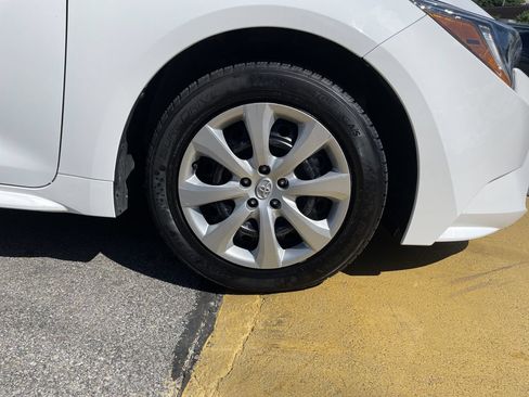 Used 2024 Toyota Corolla LE FWD image 11