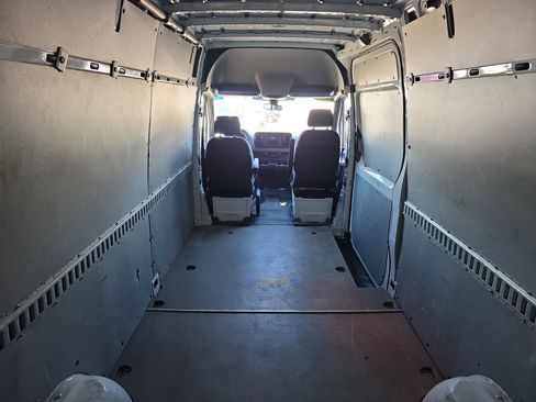 Used 2022 Mercedes-Benz Sprinter 2500 image 18