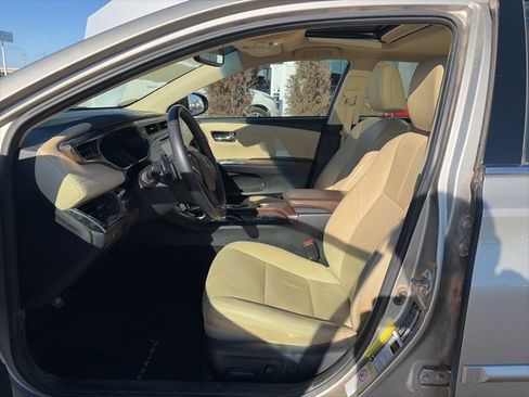 Used 2018 Toyota Avalon XLE Premium image 10