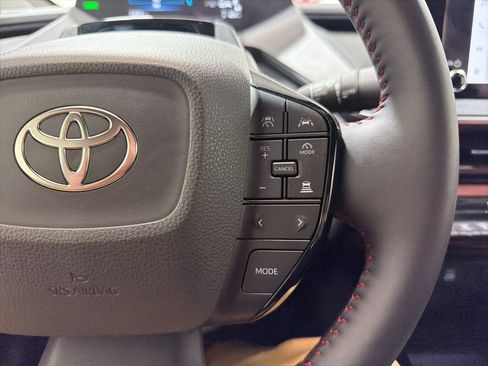Used 2026 Toyota Prius Plug-In Hybrid FWD image 25
