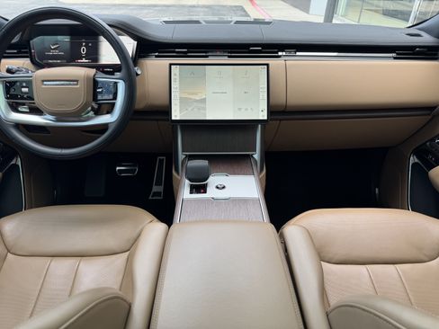 Certified 2024 Land Rover Range Rover Long Wheelbase SE AWD/4WD image 4