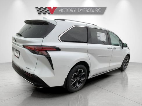 New 2026 Toyota Sienna Platinum AWD/4WD image 4