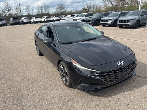 Used 2021 Hyundai Elantra Limited image 14