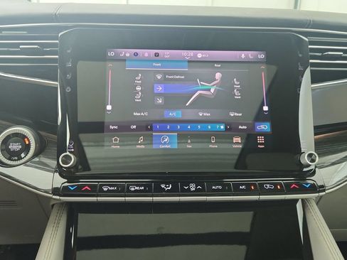 Certified 2022 Jeep Wagoneer Series III w/ Premium Group I AWD/4WD image 30
