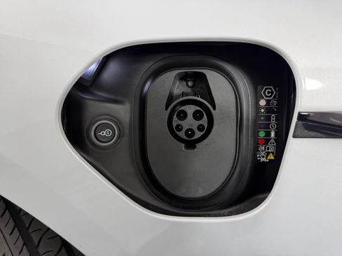 Certified 2026 Porsche Taycan RWD image 45