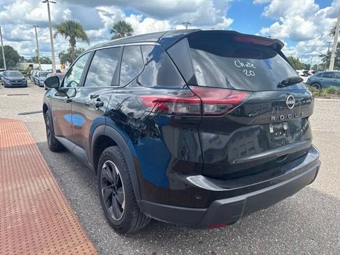 Used 2025 Nissan Rogue SV FWD image 9