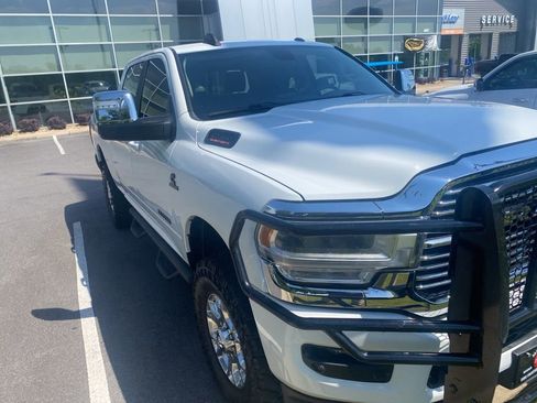 Used 2024 RAM 2500 Laramie AWD/4WD image 11
