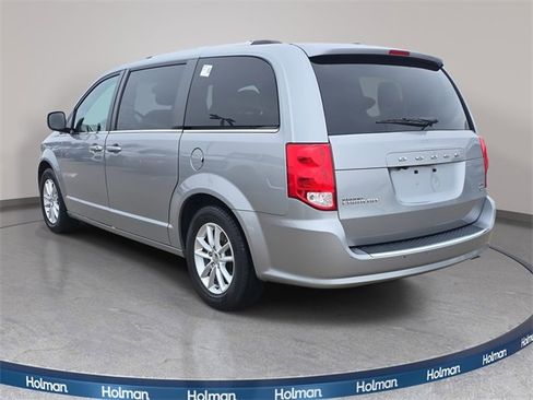 Used 2019 Dodge Grand Caravan SXT image 8