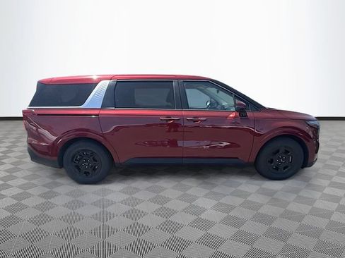 Used 2025 Kia Carnival FWD image 8