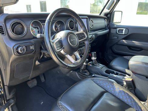 Used 2023 Jeep Gladiator Overland image 17
