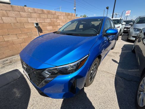 Used 2025 Nissan Sentra SV FWD image 10
