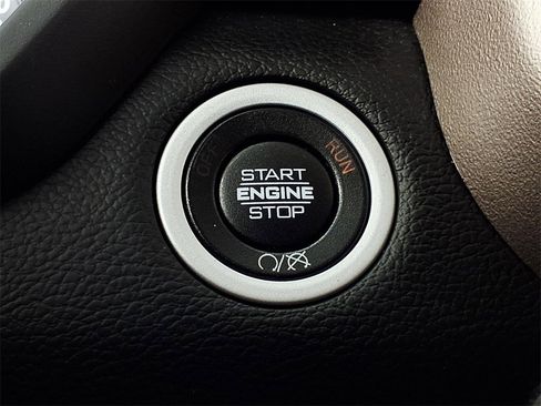 Used 2019 RAM 2500 Laramie image 17