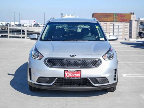 Used 2019 Kia Niro LX FWD image 2