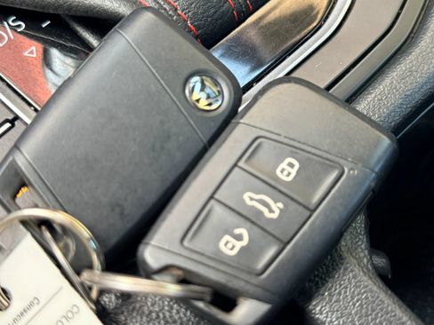 Used 2019 Volkswagen Jetta GLI FWD image 34