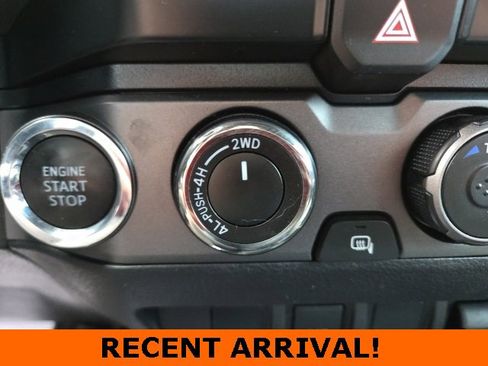 Used 2021 Toyota Tacoma TRD Off-Road image 9