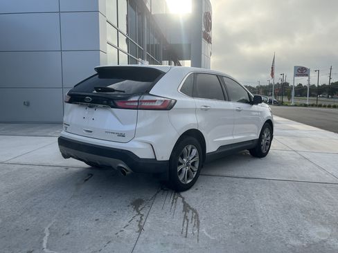 Used 2019 Ford Edge Titanium w/ Equipment Group 301A AWD/4WD image 3