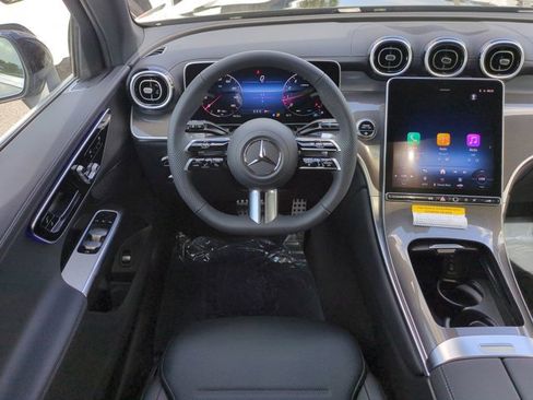 Used 2026 Mercedes-Benz GLC 300 image 16