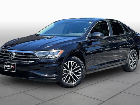 Used 2021 Volkswagen Jetta SE FWD image 1