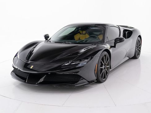 Used 2022 Ferrari SF90 Spider AWD/4WD image 9