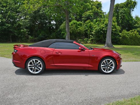 Used 2022 Chevrolet Camaro LT w/ RS Package RWD image 5