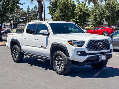 Used 2023 Toyota Tacoma TRD Off-Road w/ Black Out Package (TMS) AWD/4WD image 5