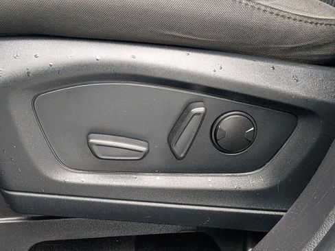 Used 2022 Ford Explorer XLT image 22