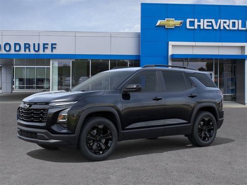 New 2026 Chevrolet Equinox LT image 2