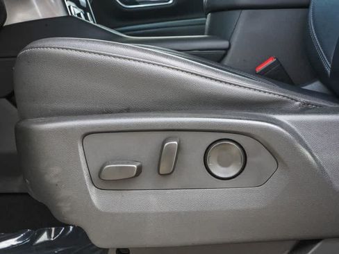 Used 2024 Chevrolet Suburban LT AWD/4WD image 20