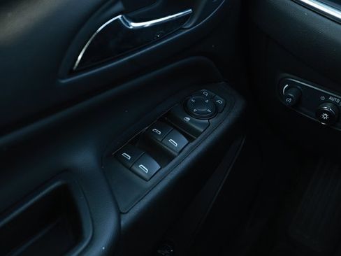 Used 2024 Chevrolet Equinox LT image 20