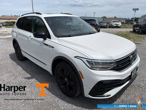 Used 2024 Volkswagen Tiguan SE R-Line AWD/4WD image 7
