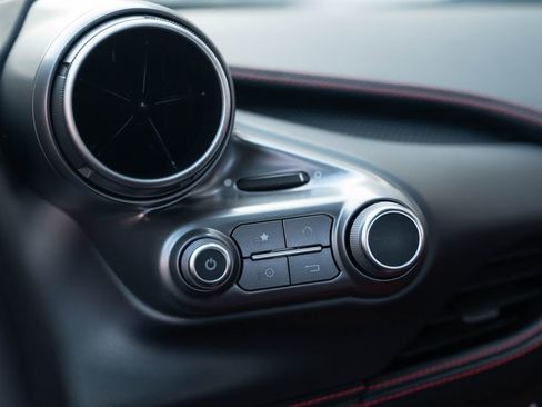 Used 2021 Ferrari F8 Tributo image 48