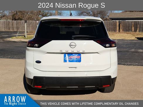 Used 2024 Nissan Rogue S image 11