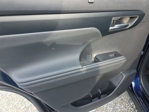 Certified 2026 Toyota Highlander XLE image 15