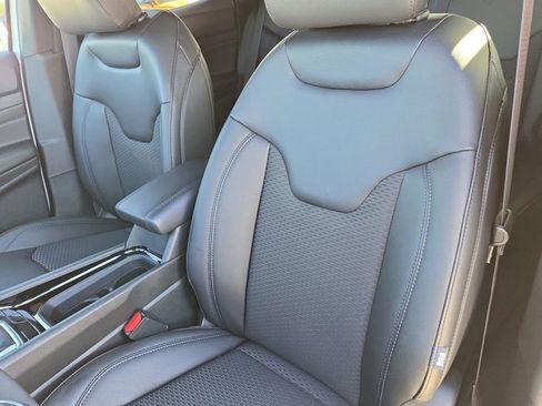 New 2026 Jeep Compass Latitude image 15