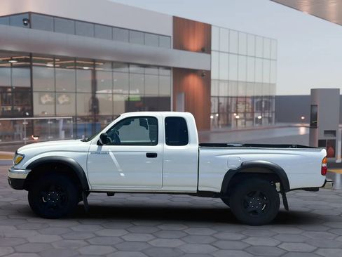 Used 2003 Toyota Tacoma PreRunner RWD image 3