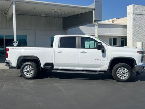 Used 2025 Chevrolet Silverado 2500 LT w/ Convenience Package AWD/4WD image 3