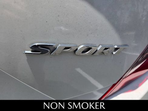 Used 2019 Honda Civic Sport image 6