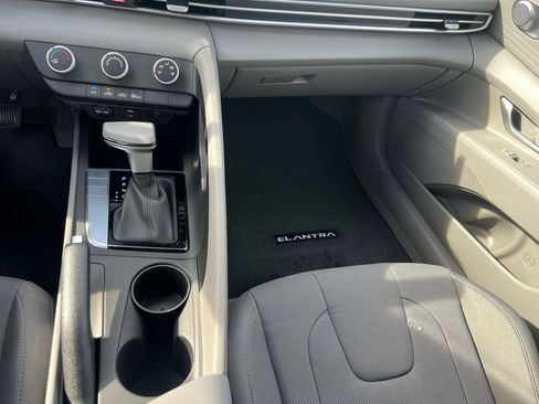 New 2026 Hyundai Elantra SE image 32