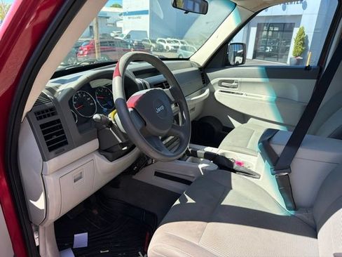 Used 2008 Jeep Liberty Sport AWD/4WD image 4