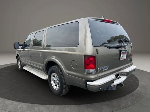Used 2005 Ford Excursion Limited image 4