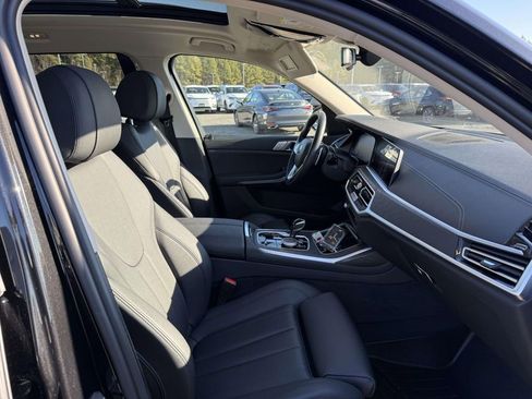 Used 2022 BMW X7 xDrive40i w/ Premium Package image 14