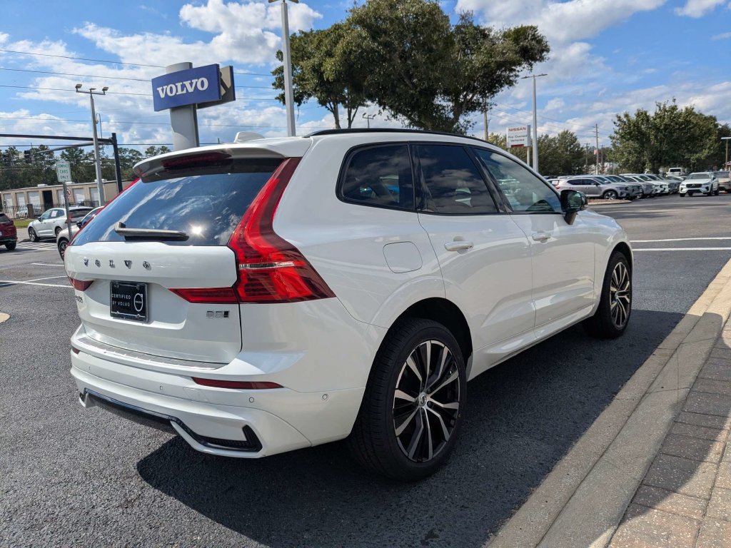 Used 2024 Volvo XC60 B5 Plus w/ Protection Package Premier AWD/4WD image 6