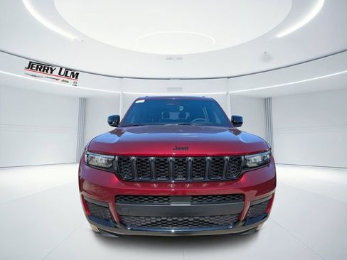 New 2025 Jeep Grand Cherokee L Laredo image 7
